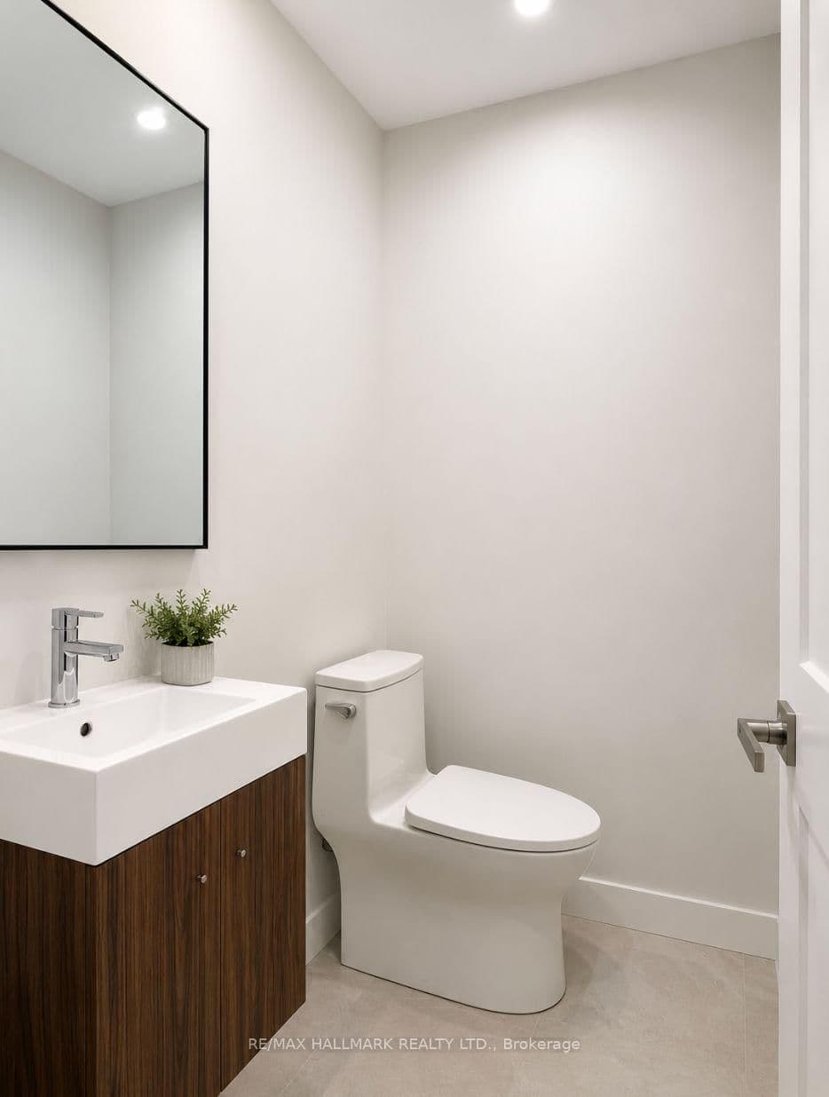 440 Parliament Street, Unit Main & 1/2 Bsmt thumbnail 11