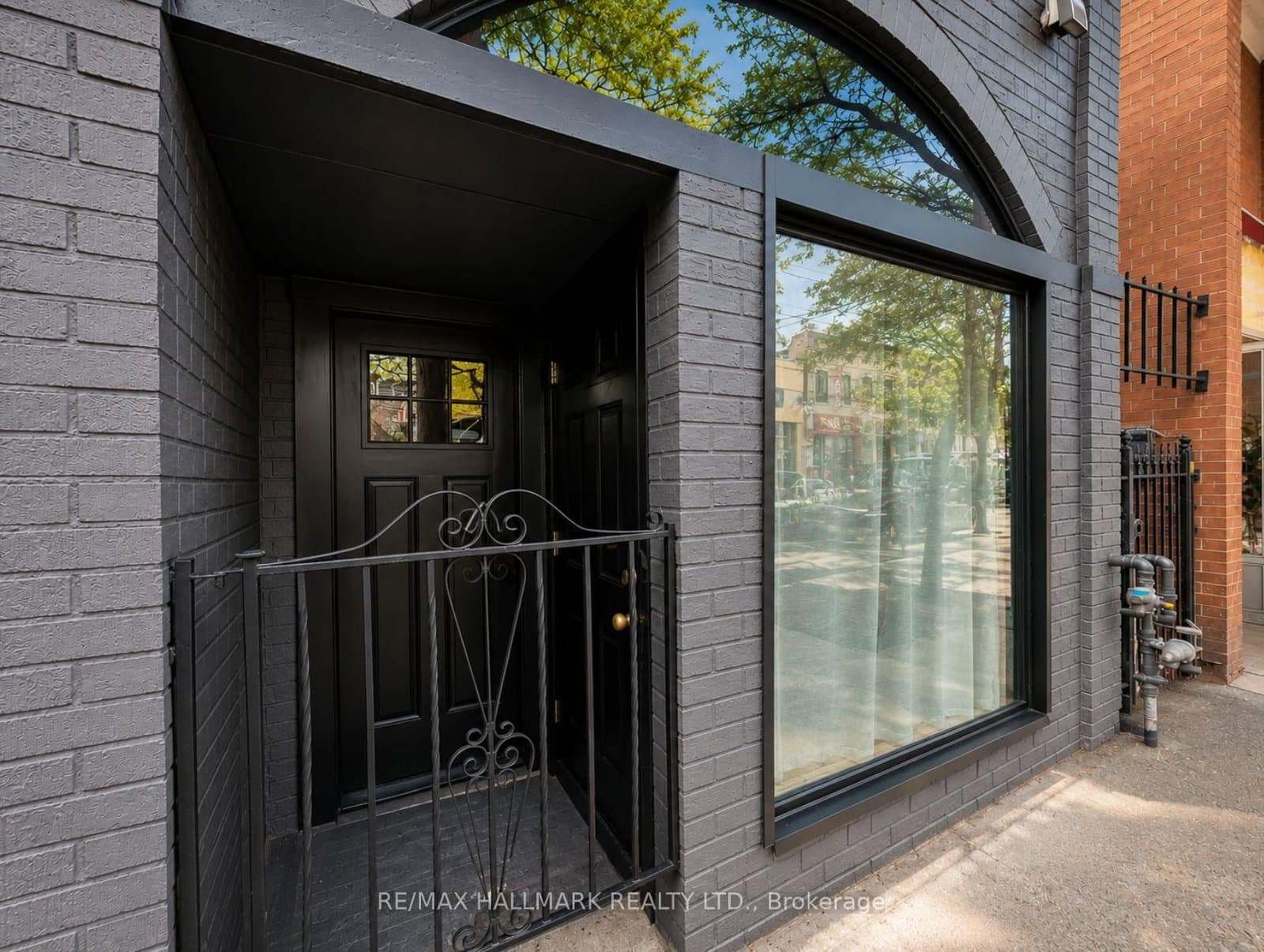 440 Parliament Street, Unit Main & 1/2 Bsmt thumbnail 2
