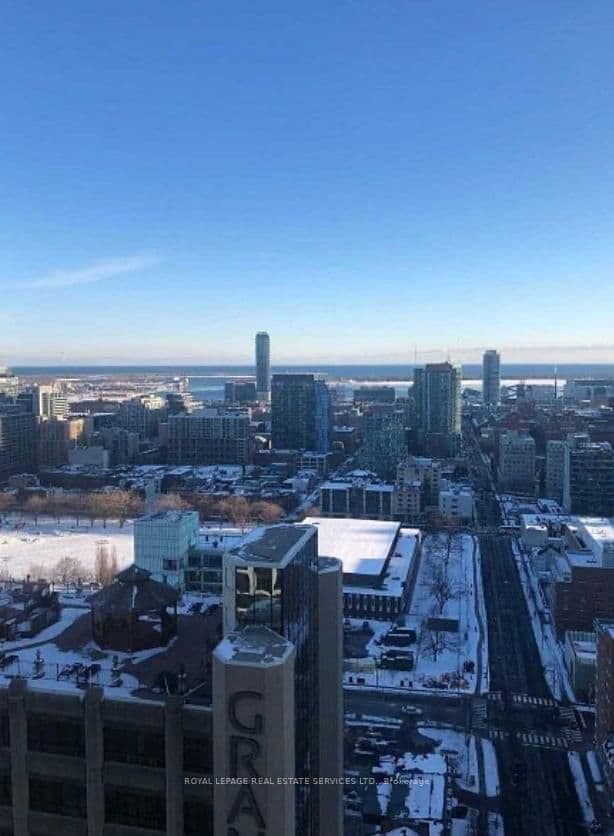 181 Dundas Street E, Unit 3010 thumbnail 2
