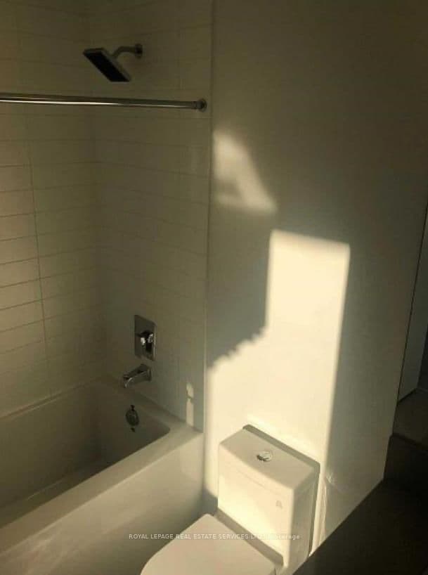 181 Dundas Street E, Unit 3010 thumbnail 4