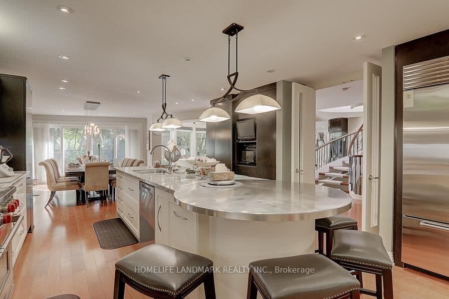 35 Gardiner Road E thumbnail 13