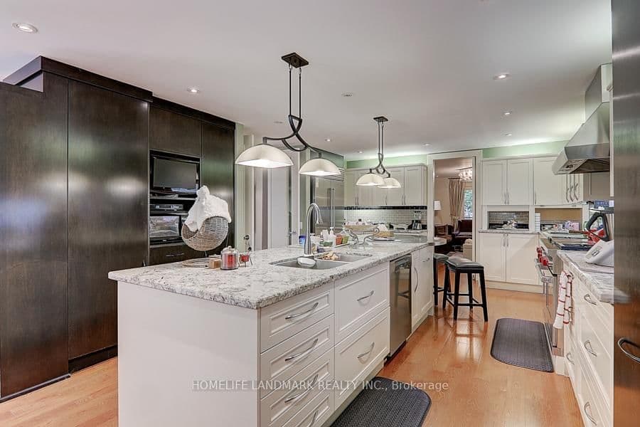 35 Gardiner Road E thumbnail 14