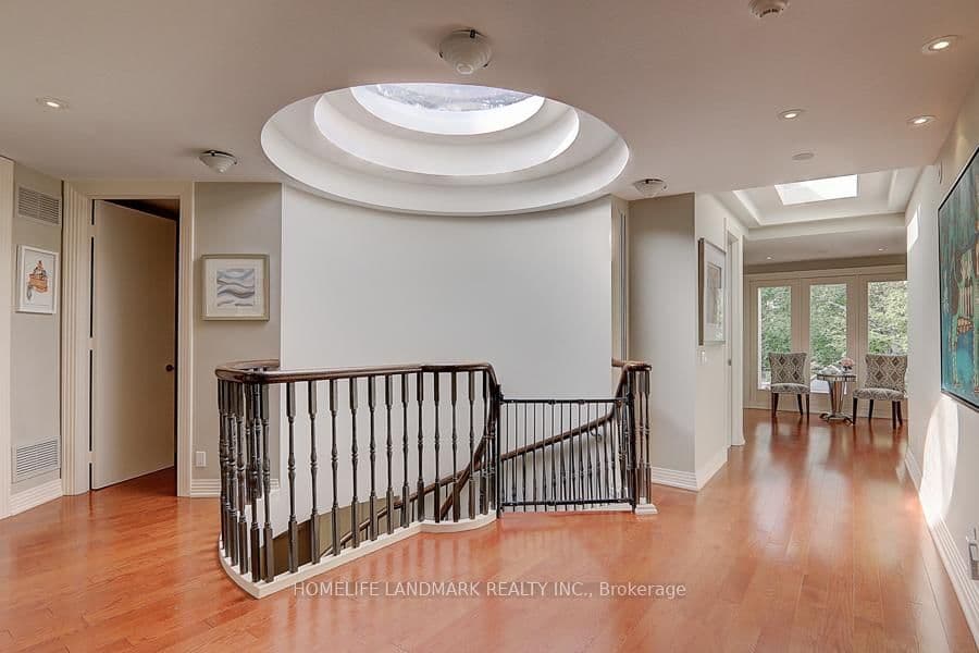 35 Gardiner Road E thumbnail 19