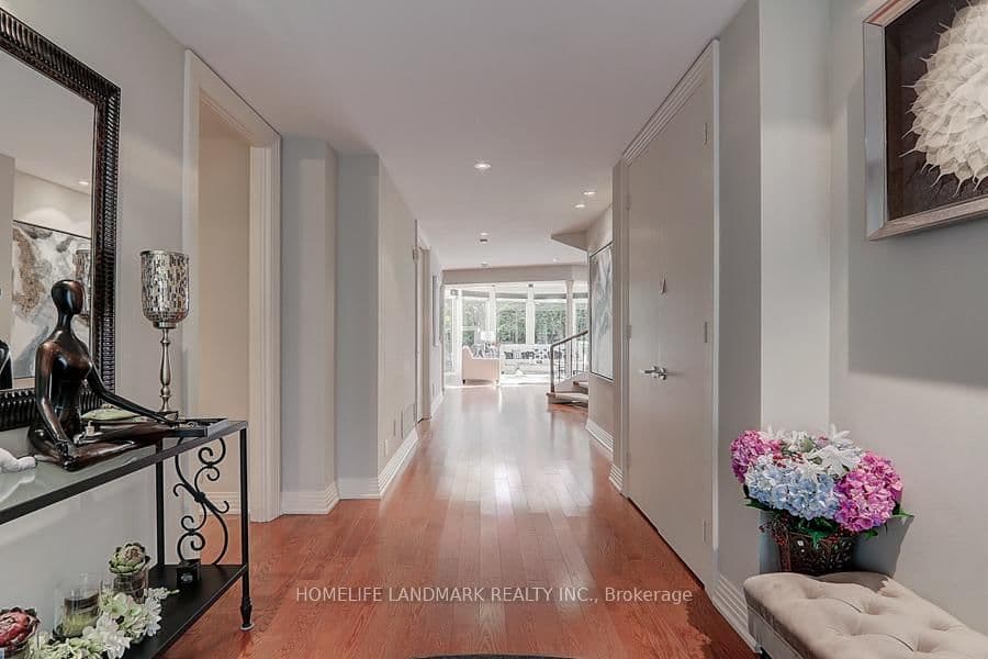 35 Gardiner Road E thumbnail 4
