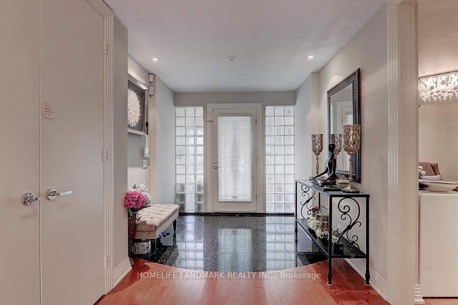 35 Gardiner Road E thumbnail 5