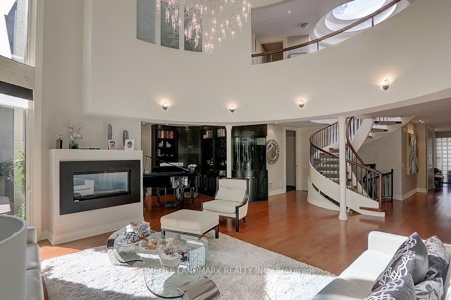 35 Gardiner Road E thumbnail 9