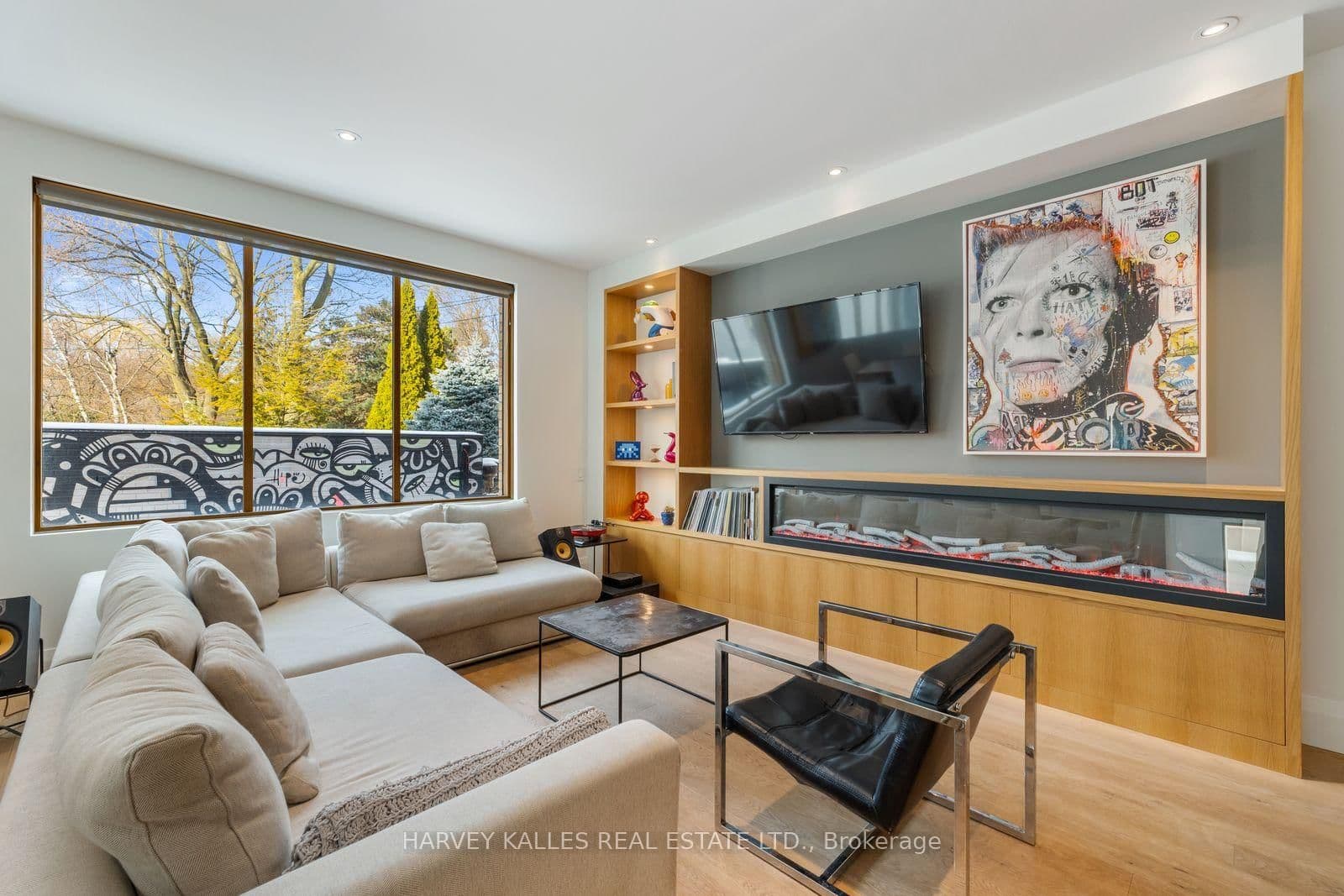 34 Coulson Avenue, Unit B thumbnail 14