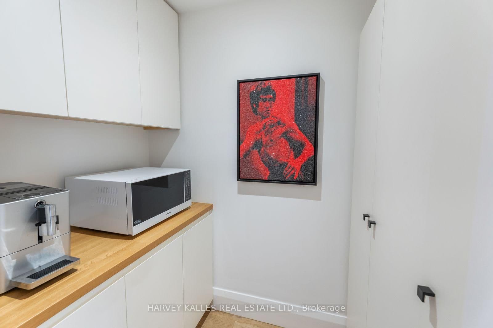 34 Coulson Avenue, Unit B thumbnail 16