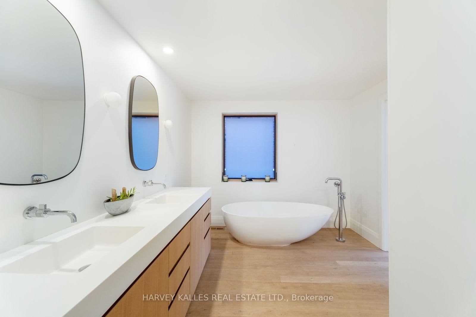 34 Coulson Avenue, Unit B thumbnail 19