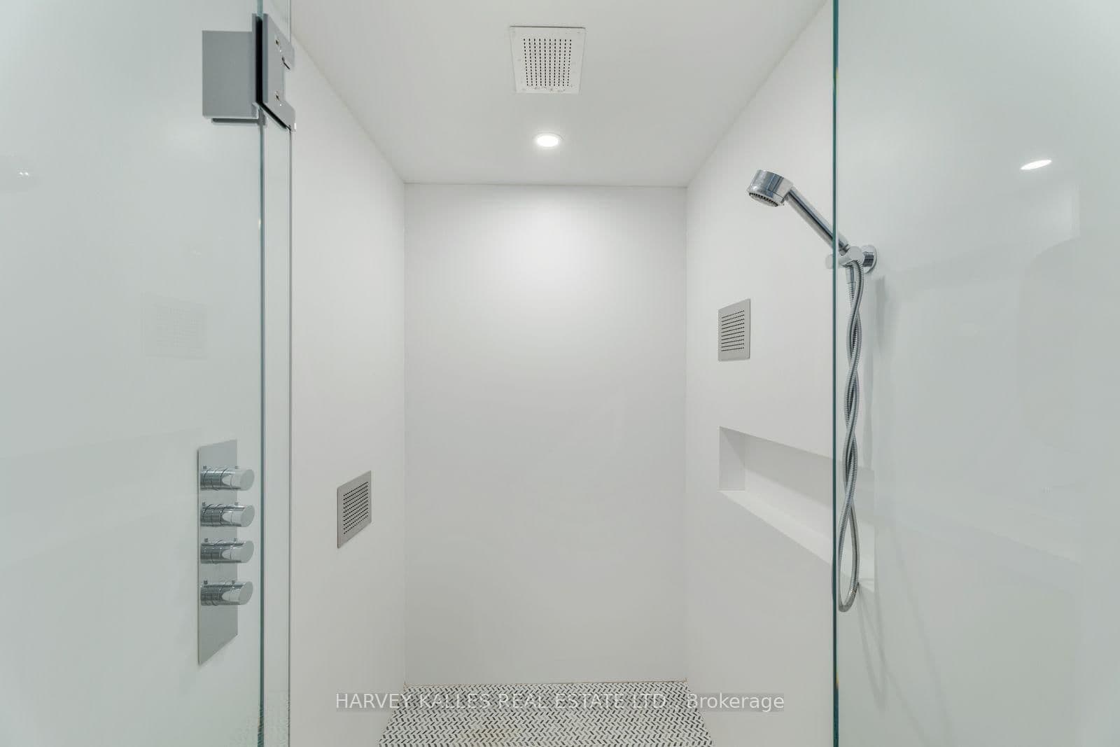 34 Coulson Avenue, Unit B thumbnail 21