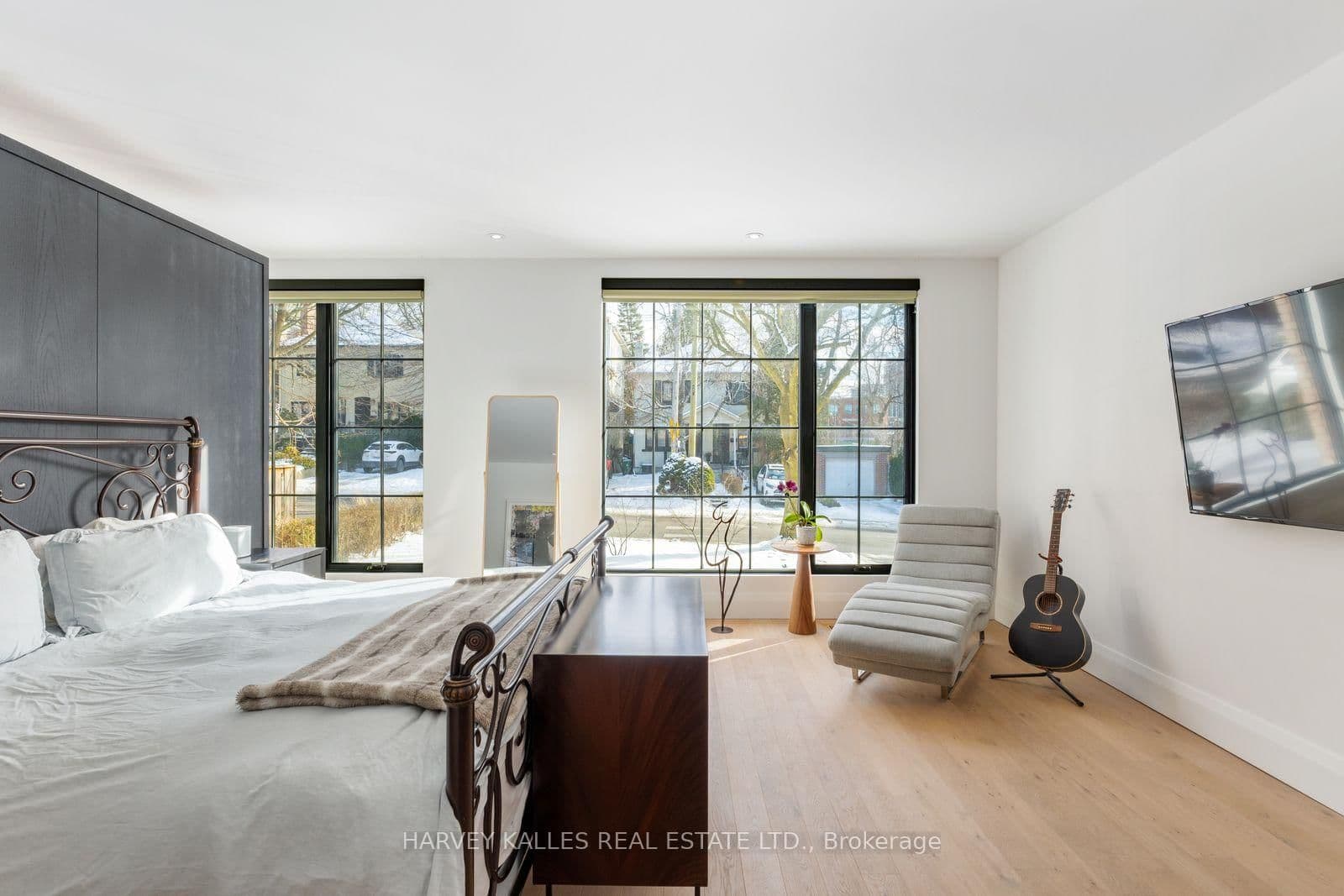 34 Coulson Avenue, Unit B thumbnail 23