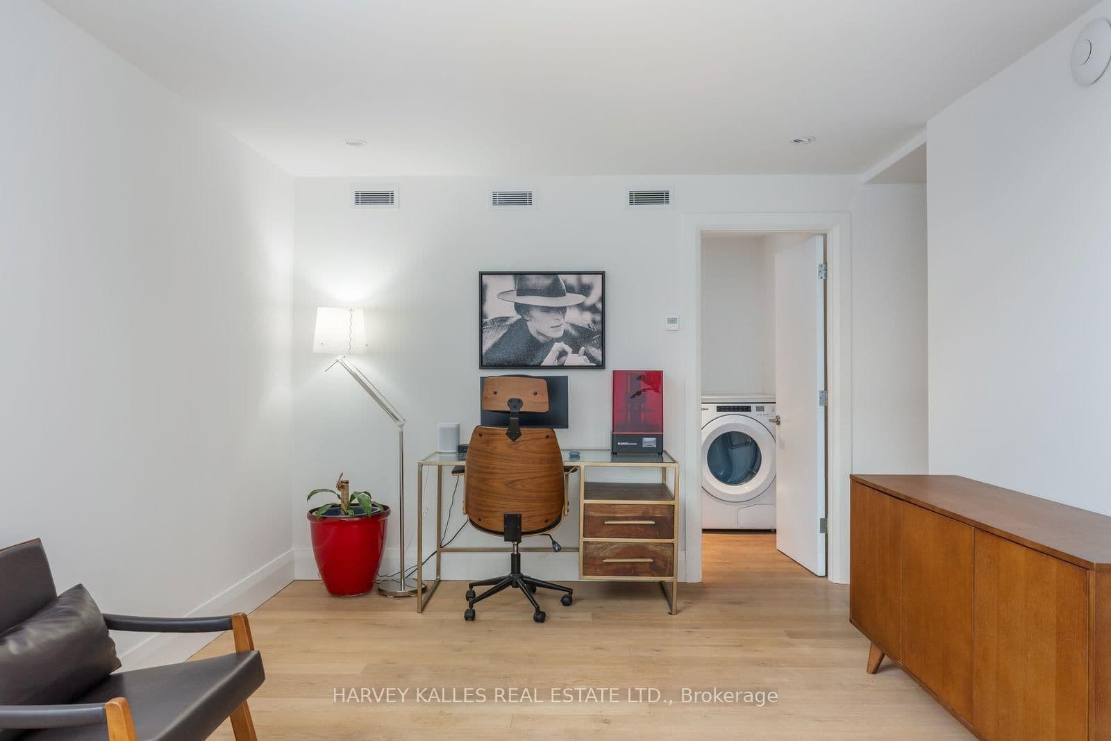 34 Coulson Avenue, Unit B thumbnail 27