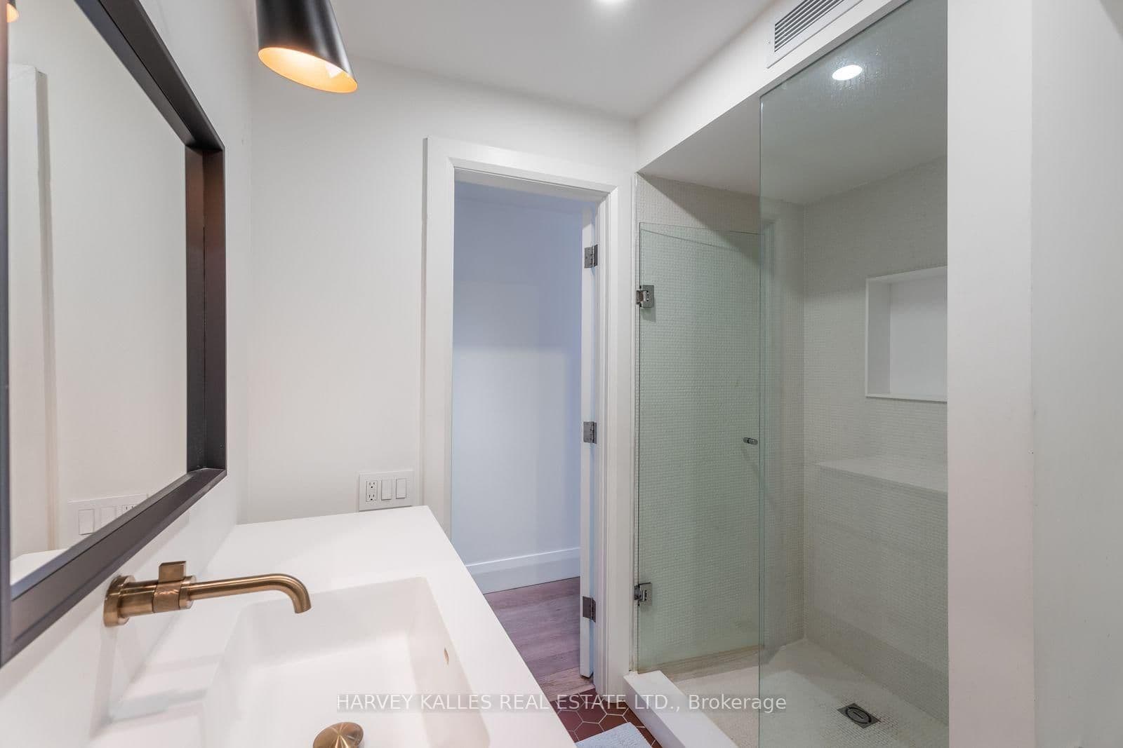 34 Coulson Avenue, Unit B thumbnail 28