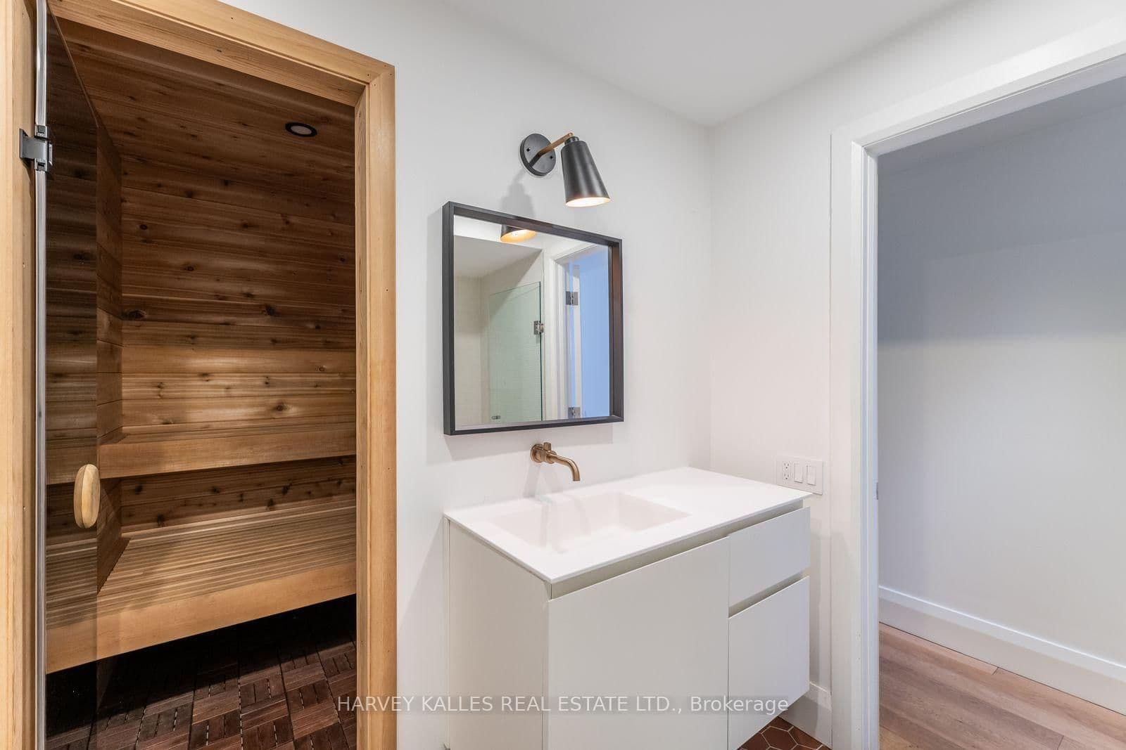 34 Coulson Avenue, Unit B thumbnail 29