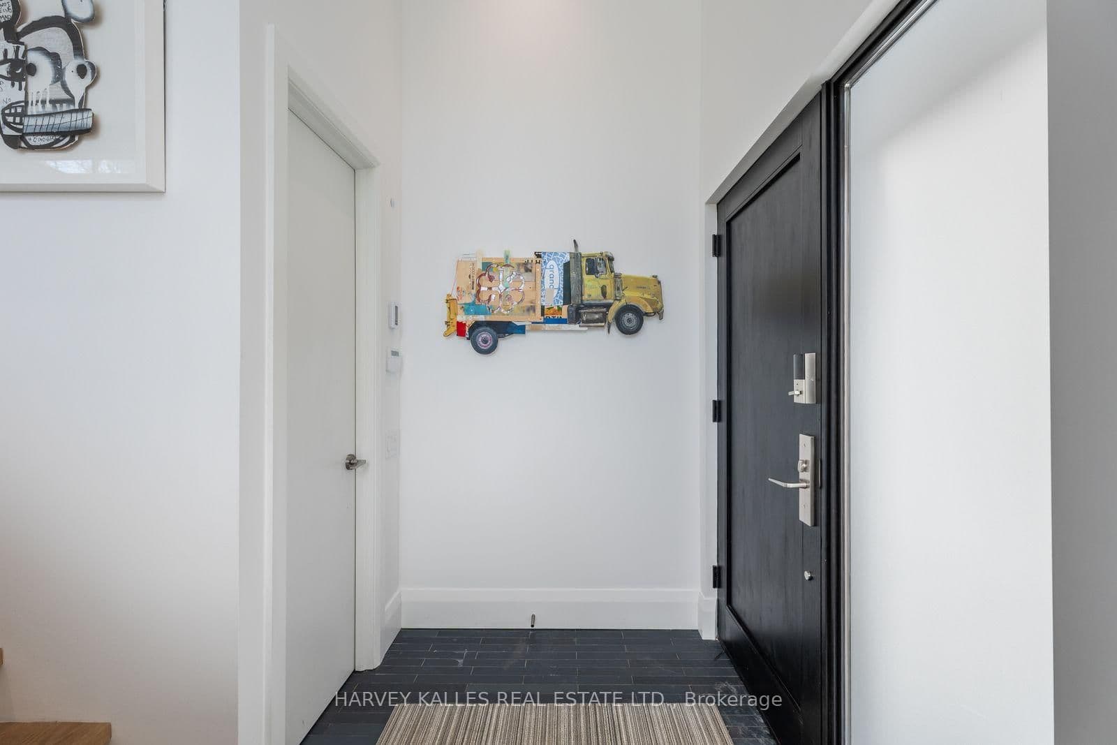 34 Coulson Avenue, Unit B thumbnail 6