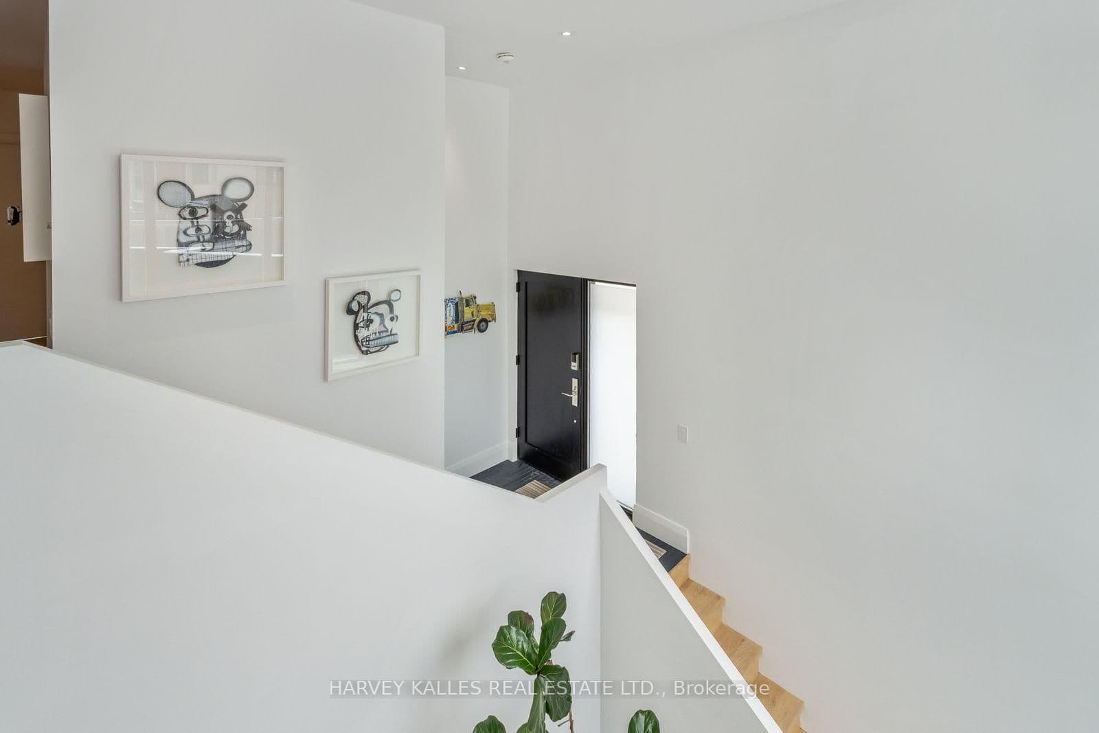34 Coulson Avenue, Unit B thumbnail 7