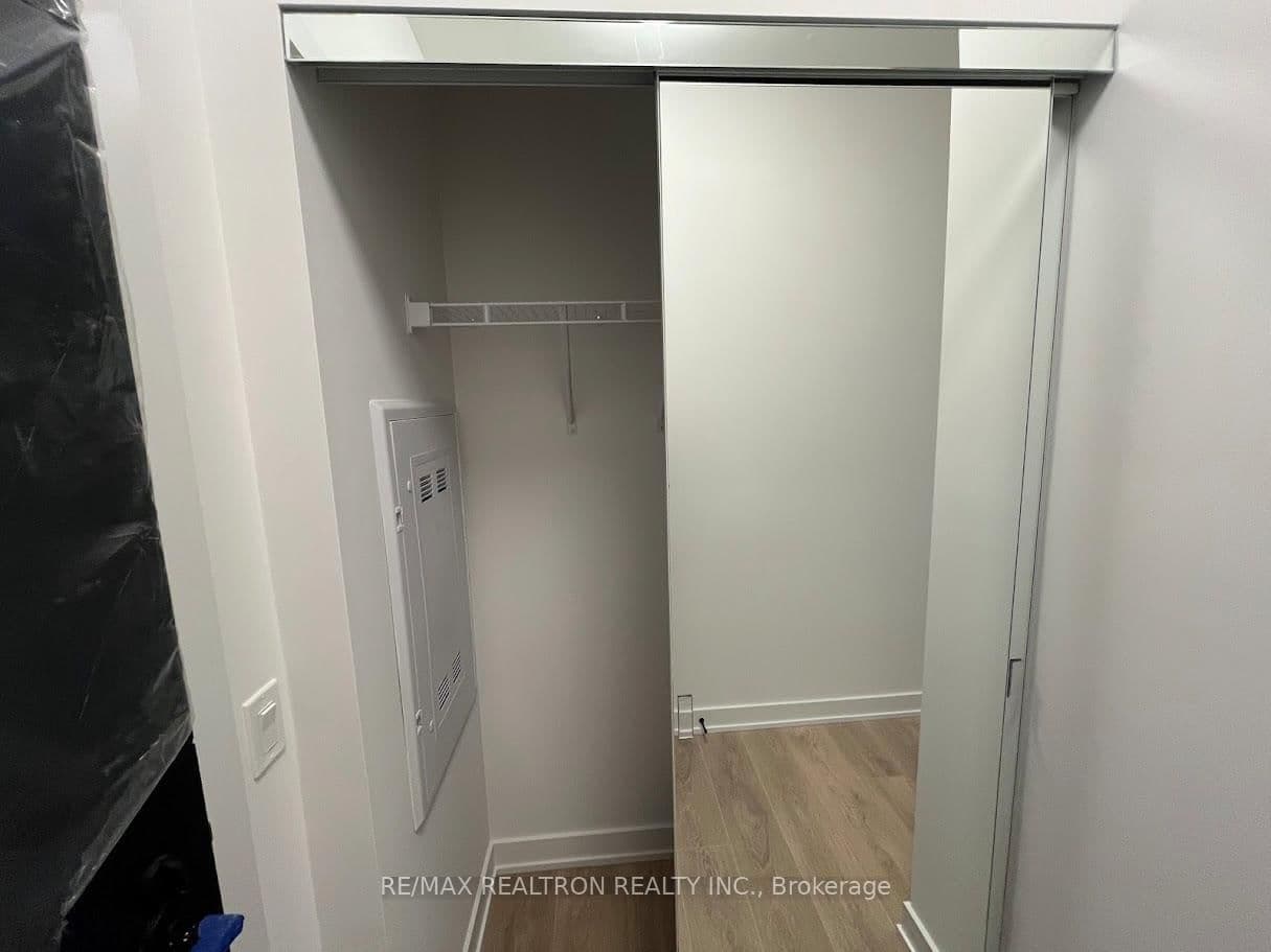 117 Broadway Avenue, Unit 1709 thumbnail 2