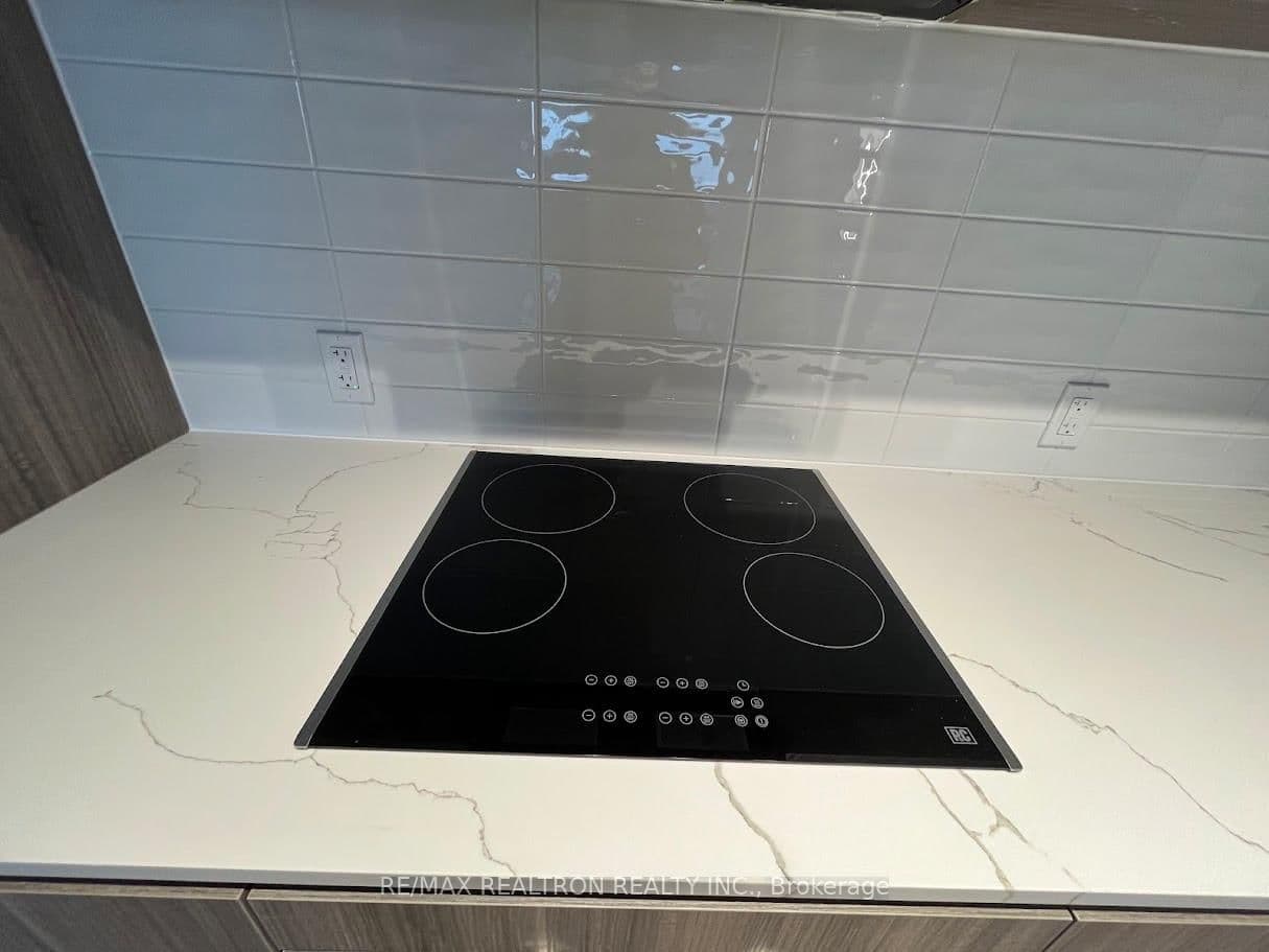 117 Broadway Avenue, Unit 1709 thumbnail 6