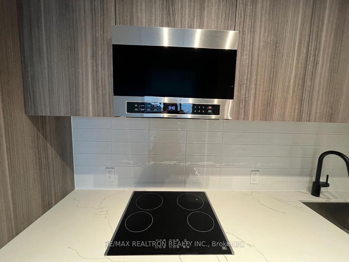 117 Broadway Avenue, Unit 1709 thumbnail 7