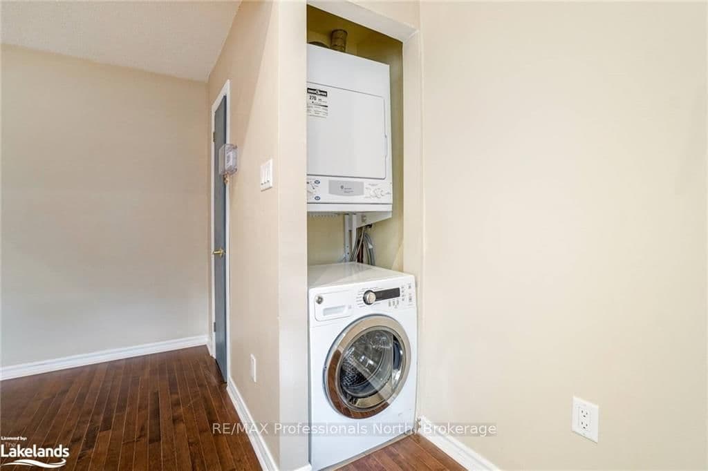 214 Gerrard Street E thumbnail 21