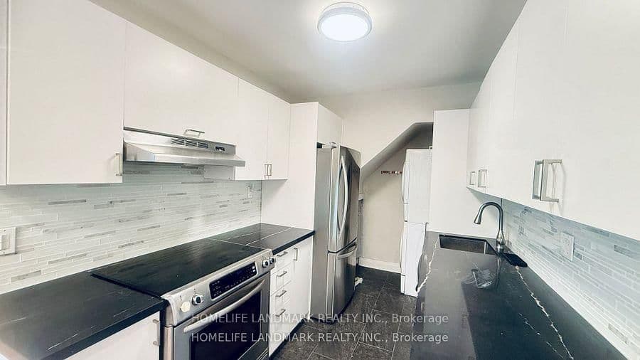 5879 Bathurst Street, Unit 213 thumbnail 10