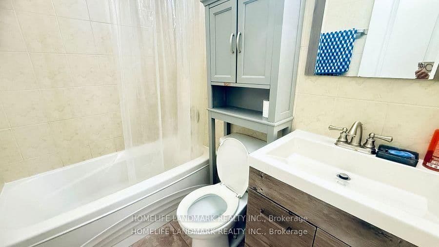5879 Bathurst Street, Unit 213 thumbnail 20