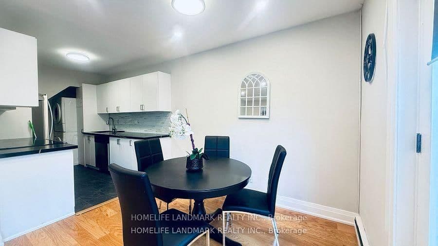 5879 Bathurst Street, Unit 213 thumbnail 8