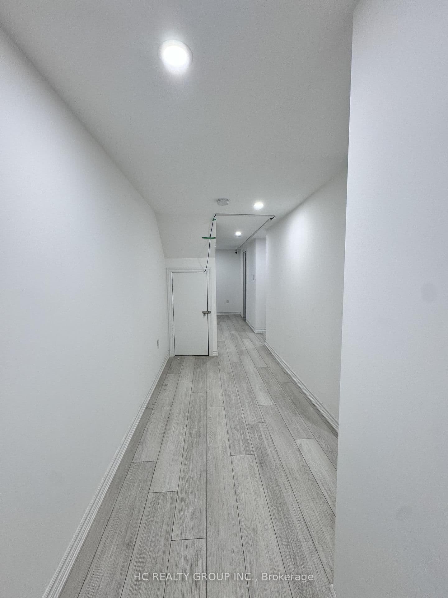 523 Eglington Avenue thumbnail 14