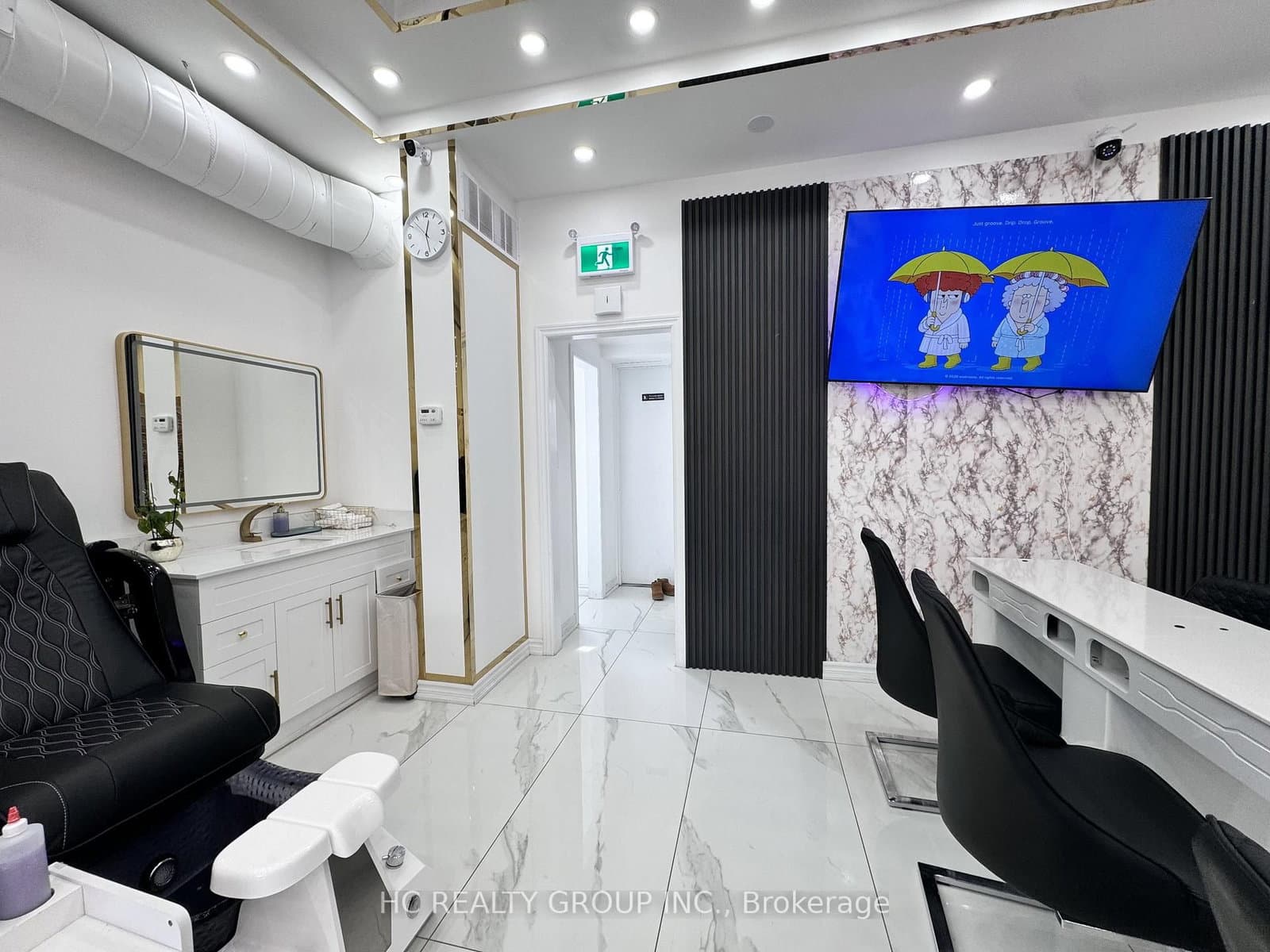 523 Eglington Avenue thumbnail 5