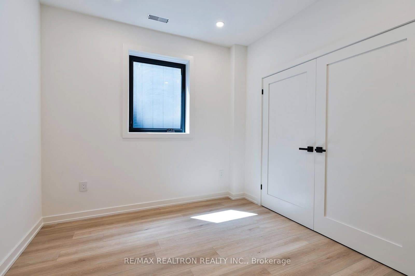 53 Alameda Avenue thumbnail 38