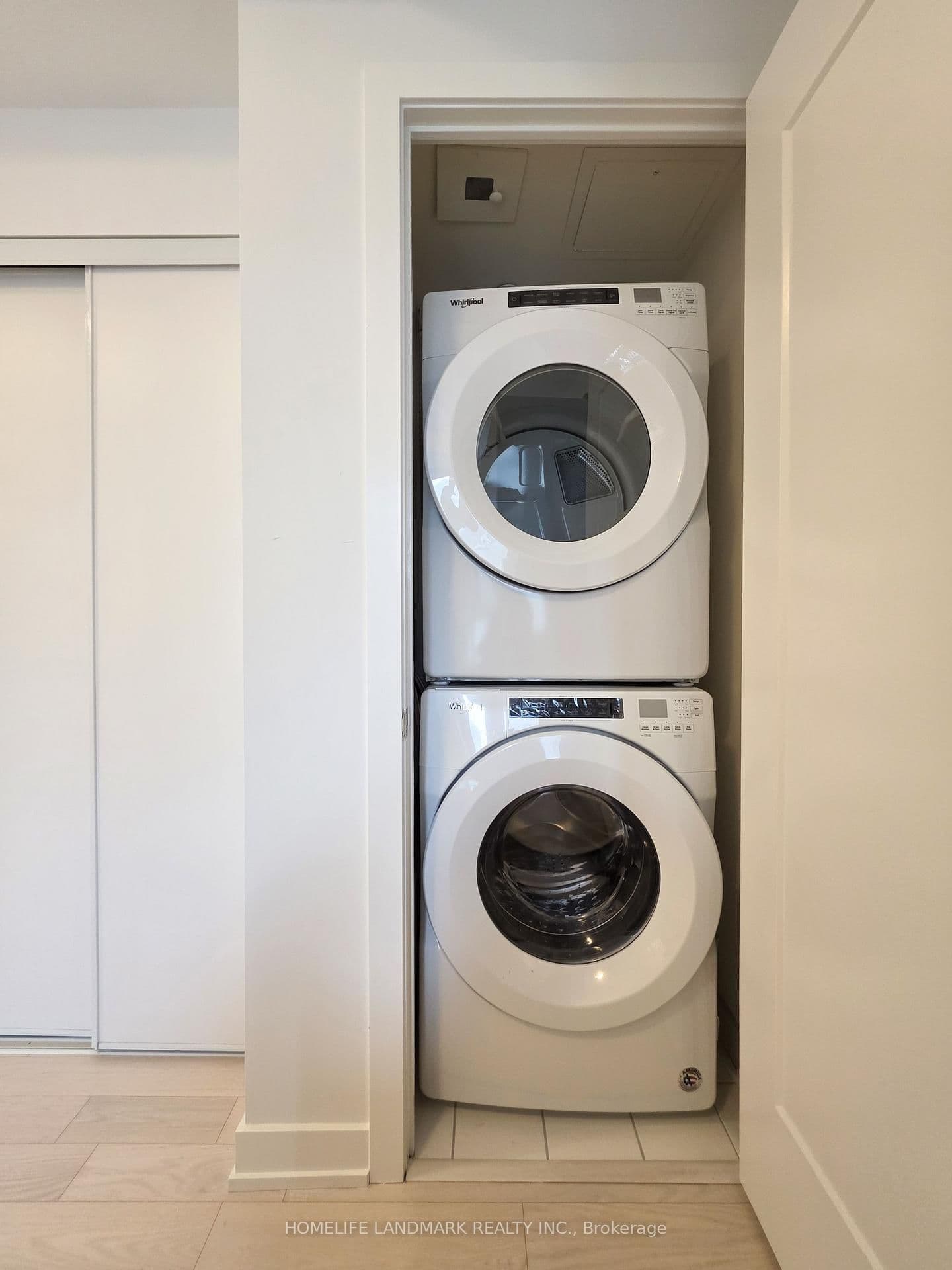330 Richmond Street W, Unit 605 thumbnail 11