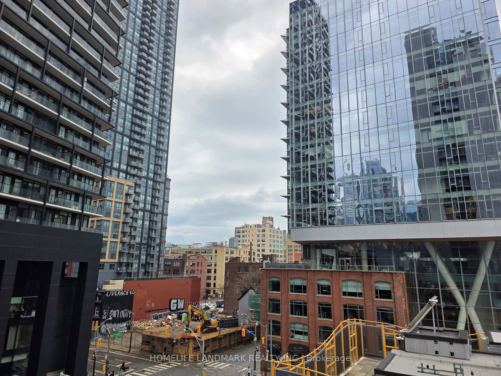 330 Richmond Street W, Unit 605 thumbnail 13
