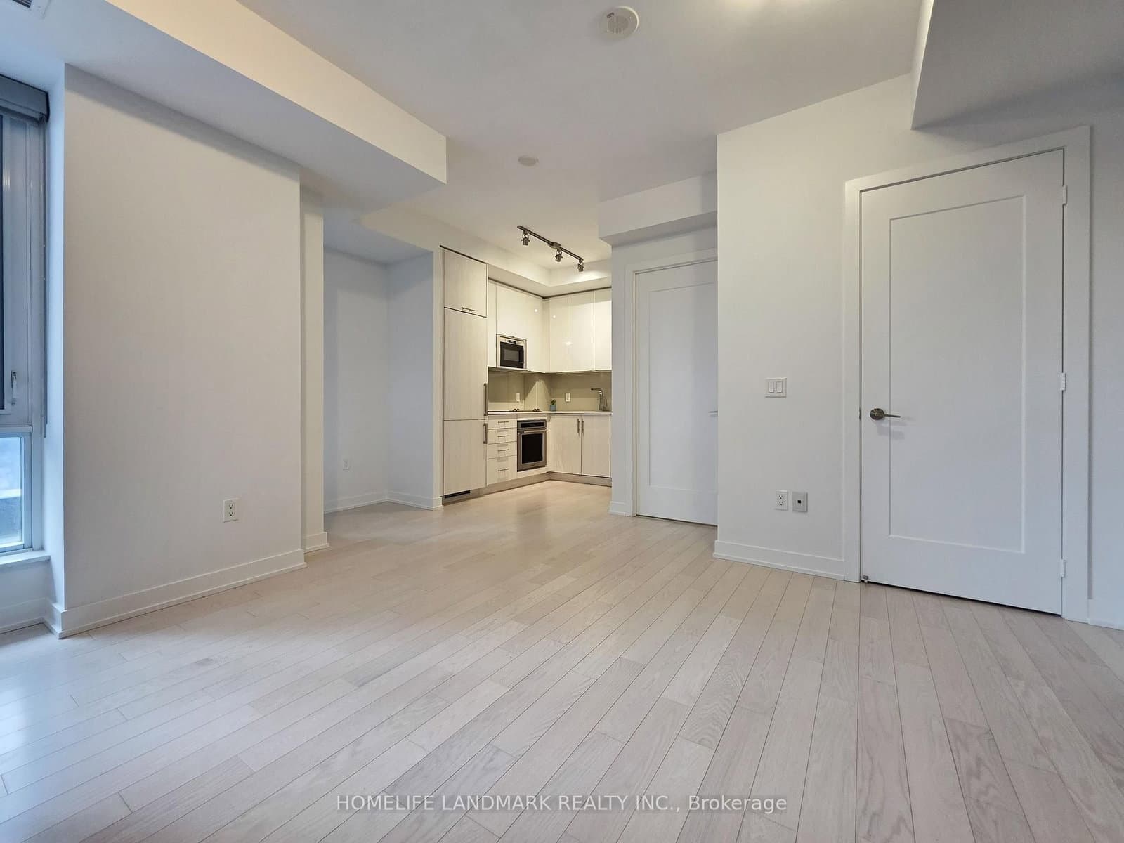 330 Richmond Street W, Unit 605 thumbnail 4