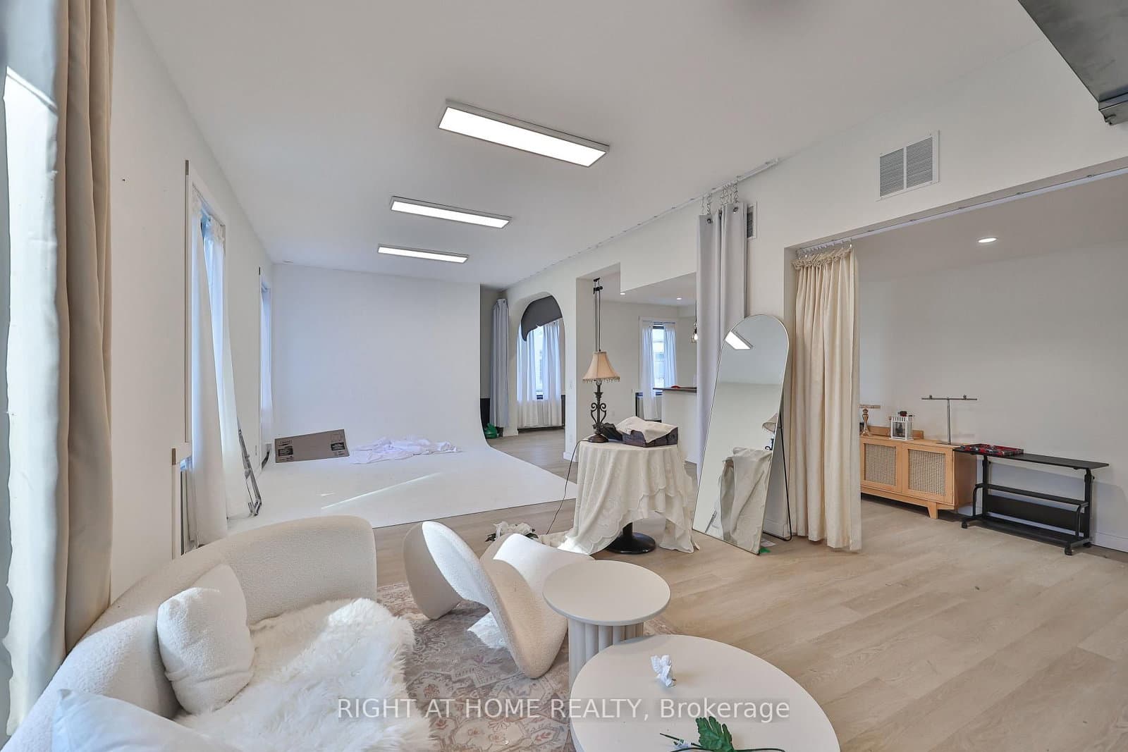 565 Bloor Street W, Unit Second Floor thumbnail 11