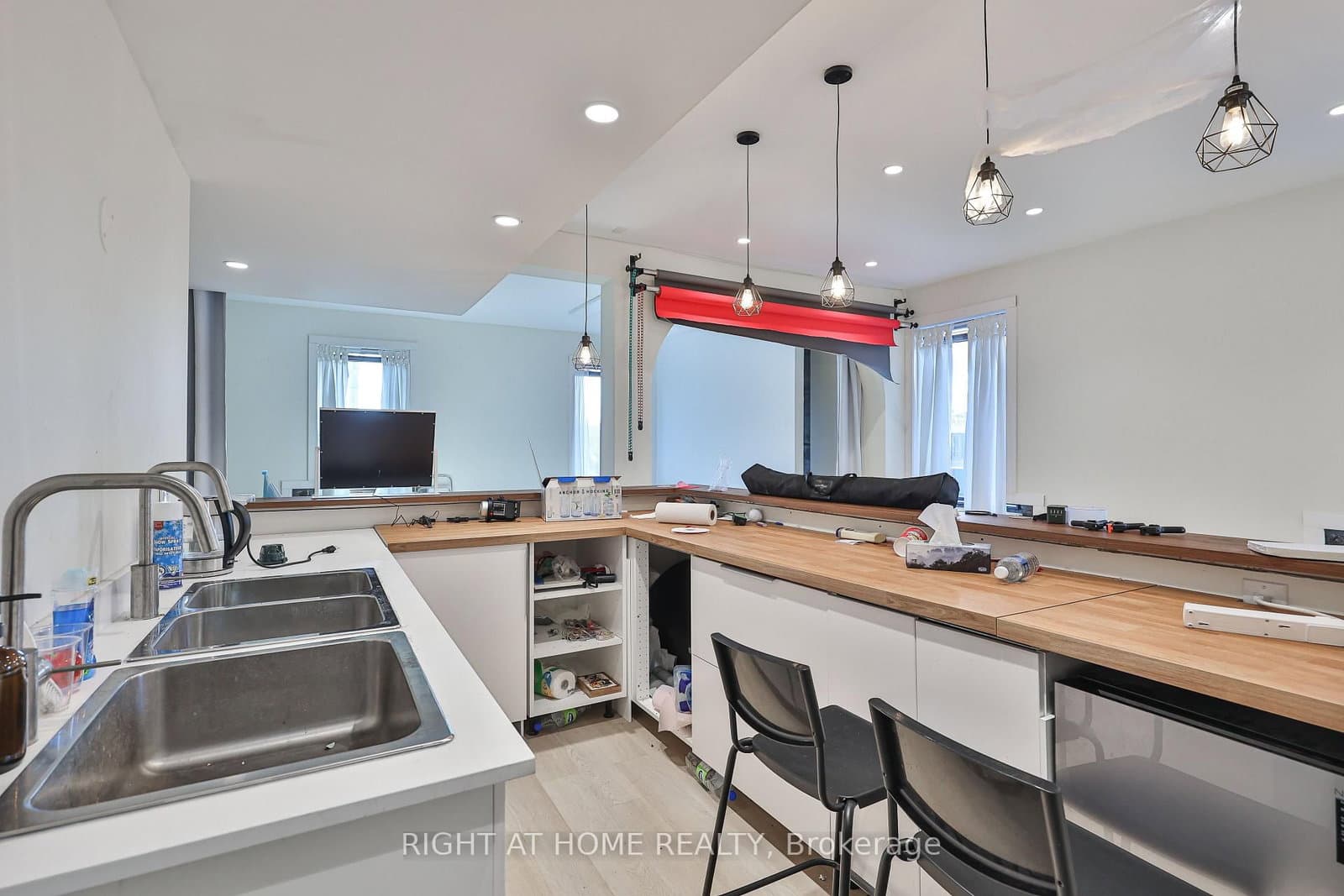 565 Bloor Street W, Unit Second Floor thumbnail 8