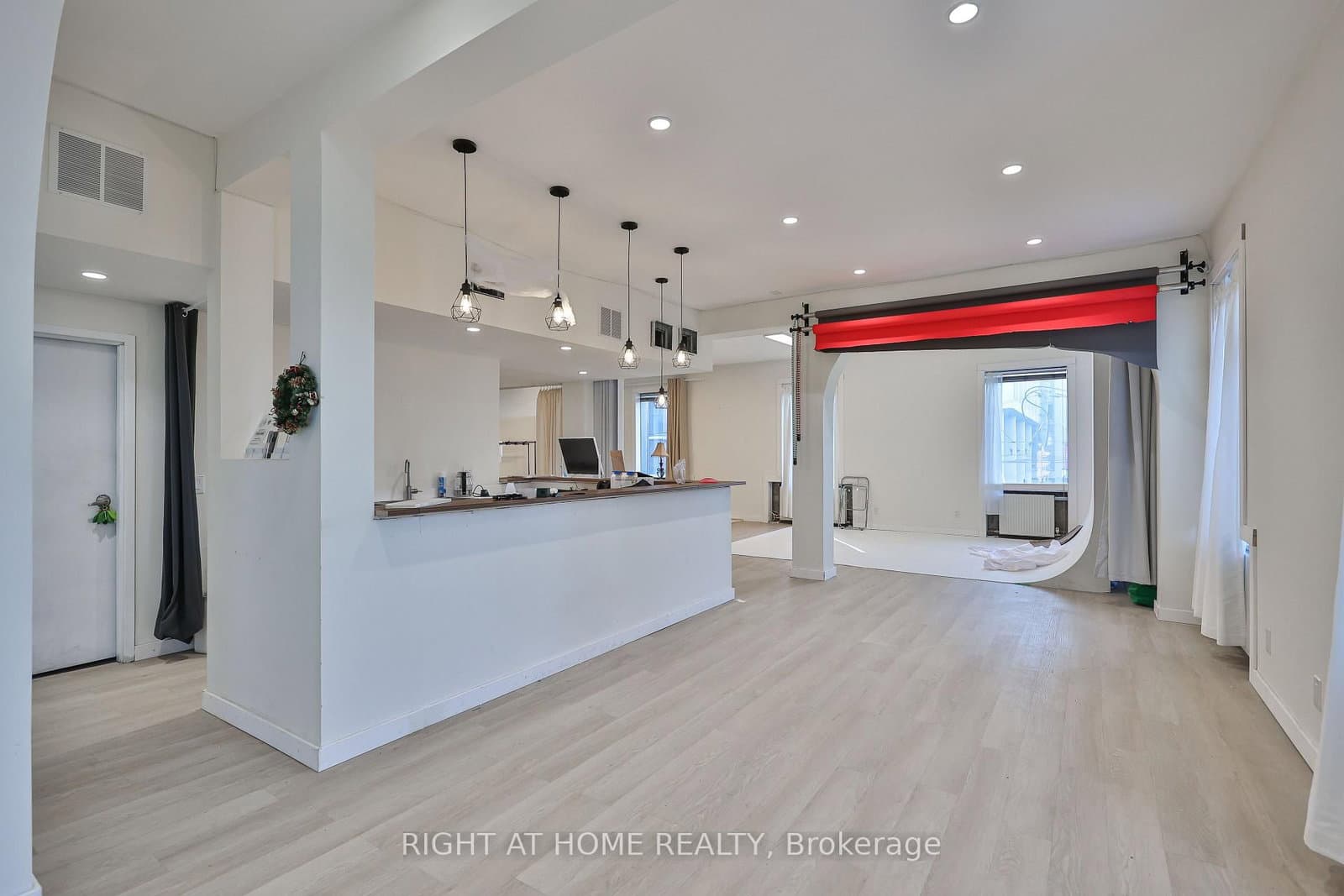 565 Bloor Street W, Unit Second Floor thumbnail 9