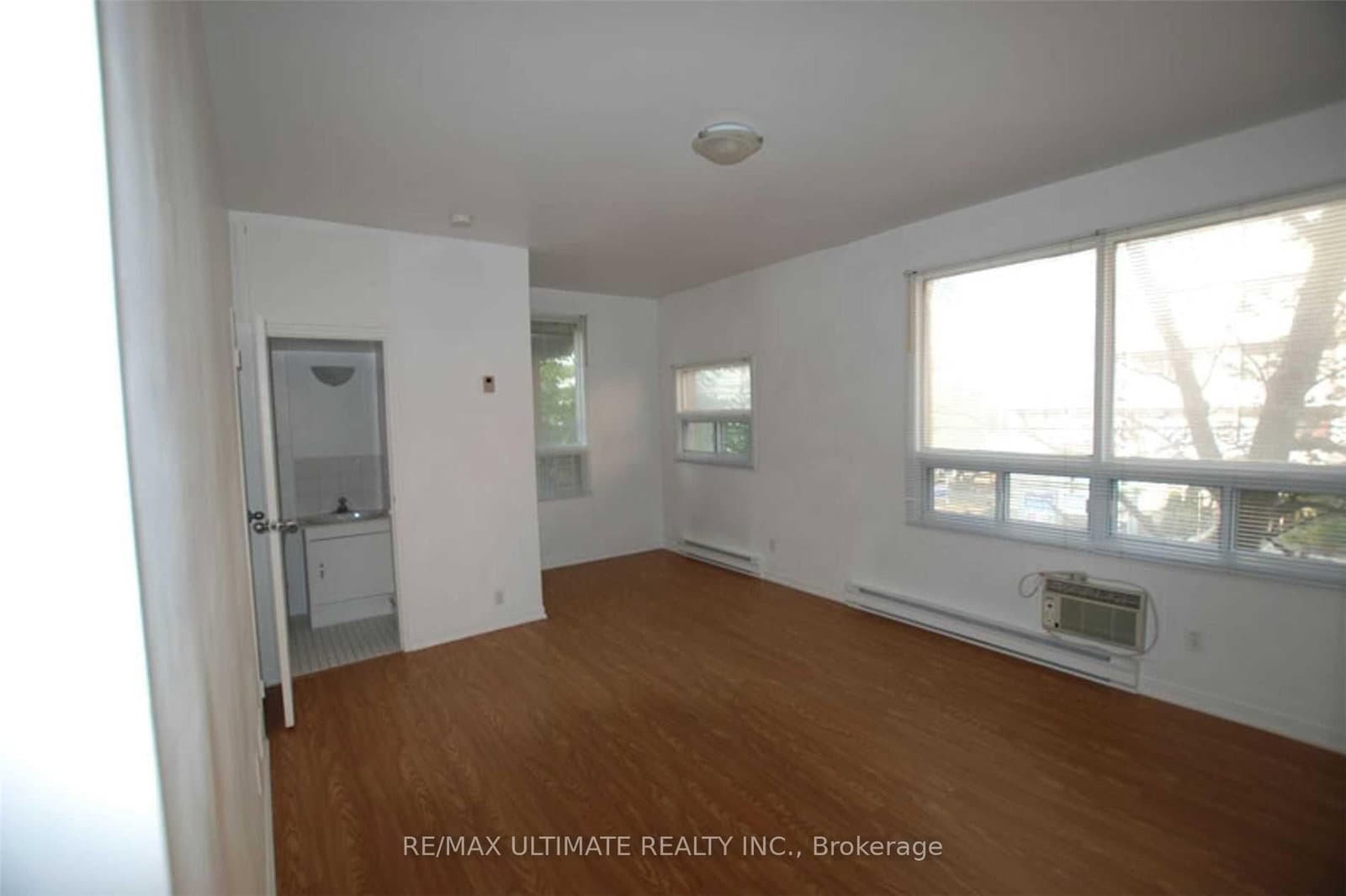 93 Spadina Road thumbnail 24