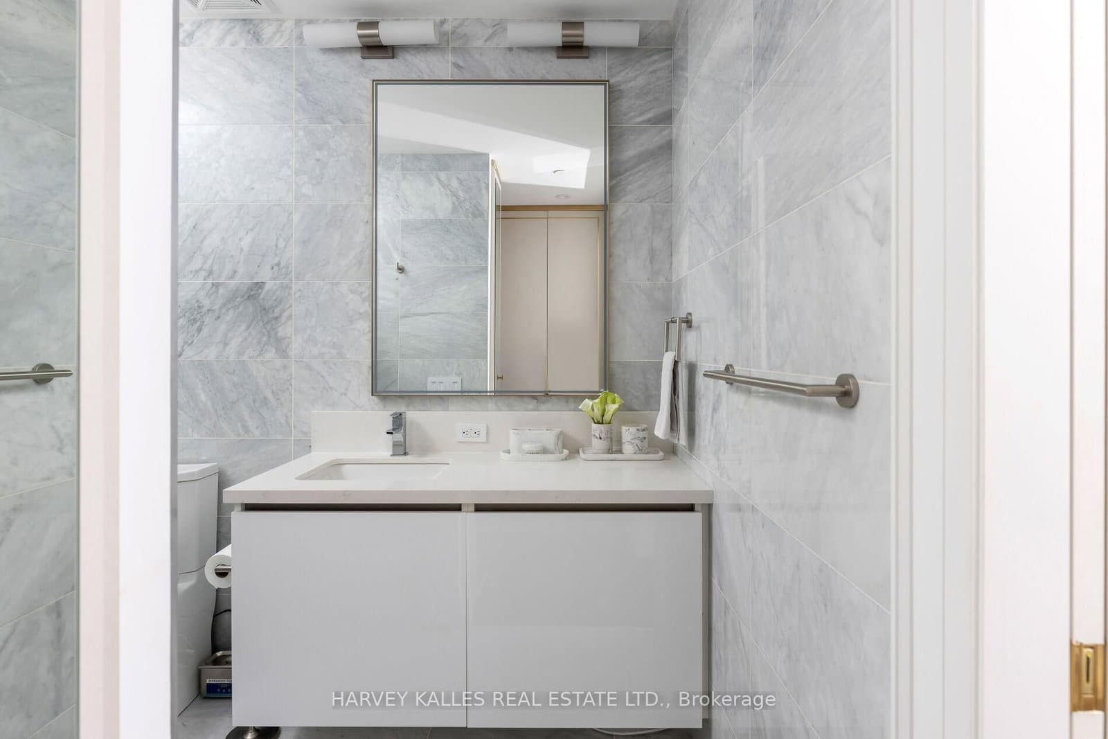 151 Avenue Road, Unit 805 thumbnail 29