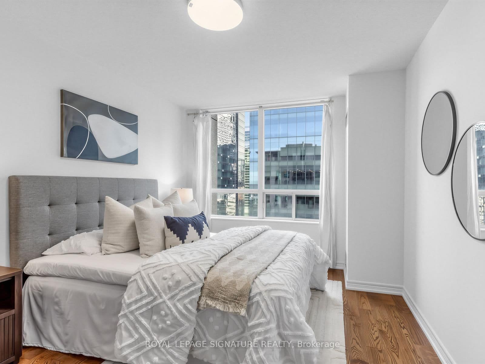 30 Grand Trunk Crescent, Unit 3906 thumbnail 12