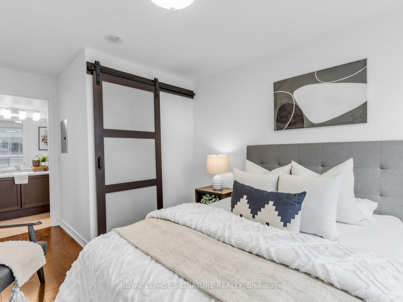 30 Grand Trunk Crescent, Unit 3906 thumbnail 13