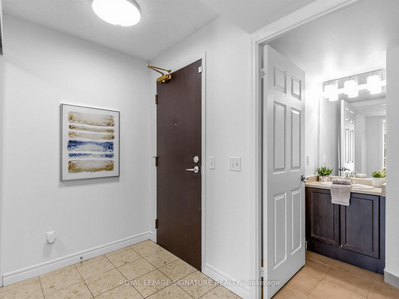 30 Grand Trunk Crescent, Unit 3906 thumbnail 4