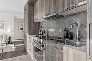 480 Front Street W, Unit 914 thumbnail 2