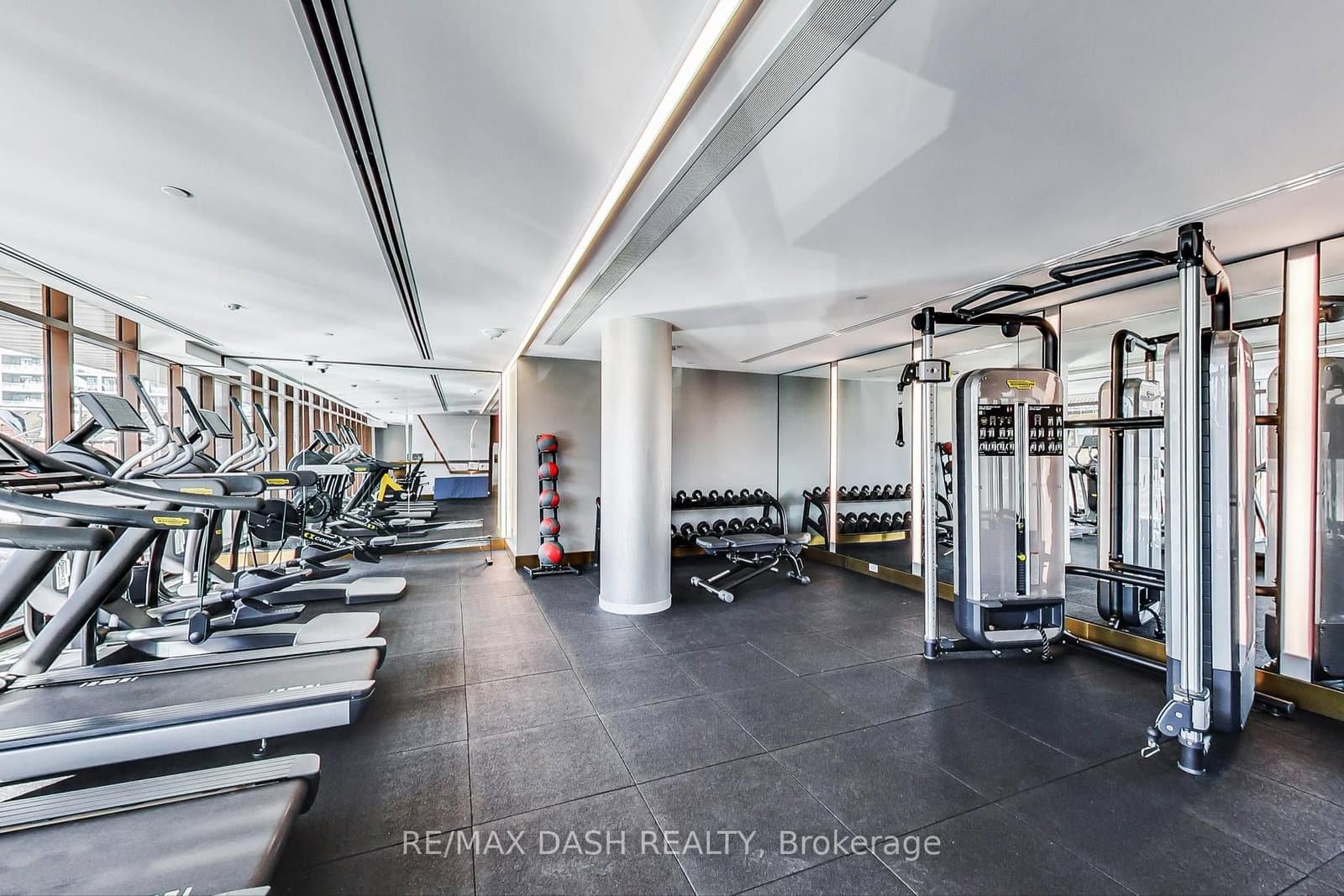 151 AVENUE Road, Unit 602 thumbnail 5