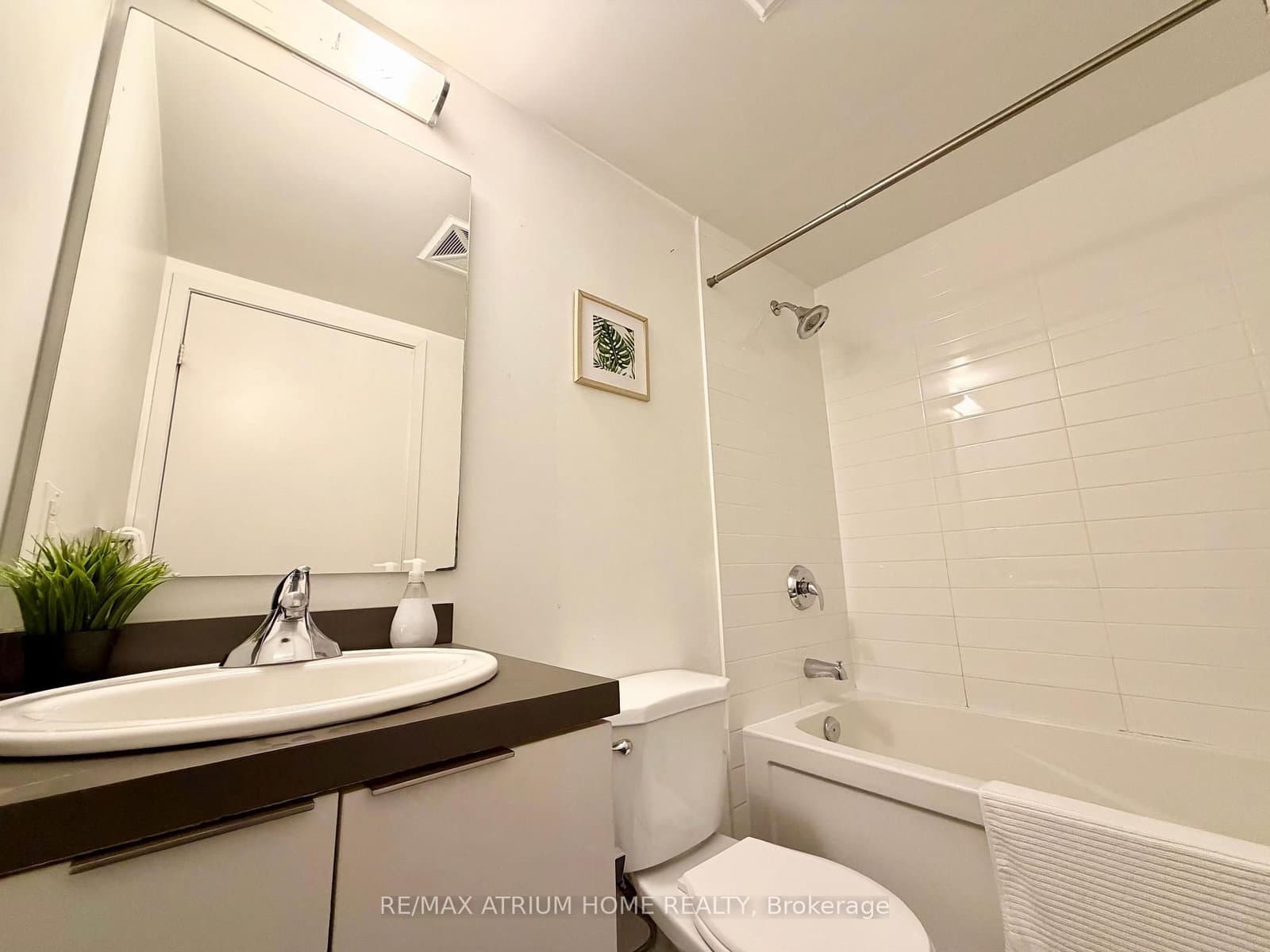 14 York Street, Unit 1501 thumbnail 12