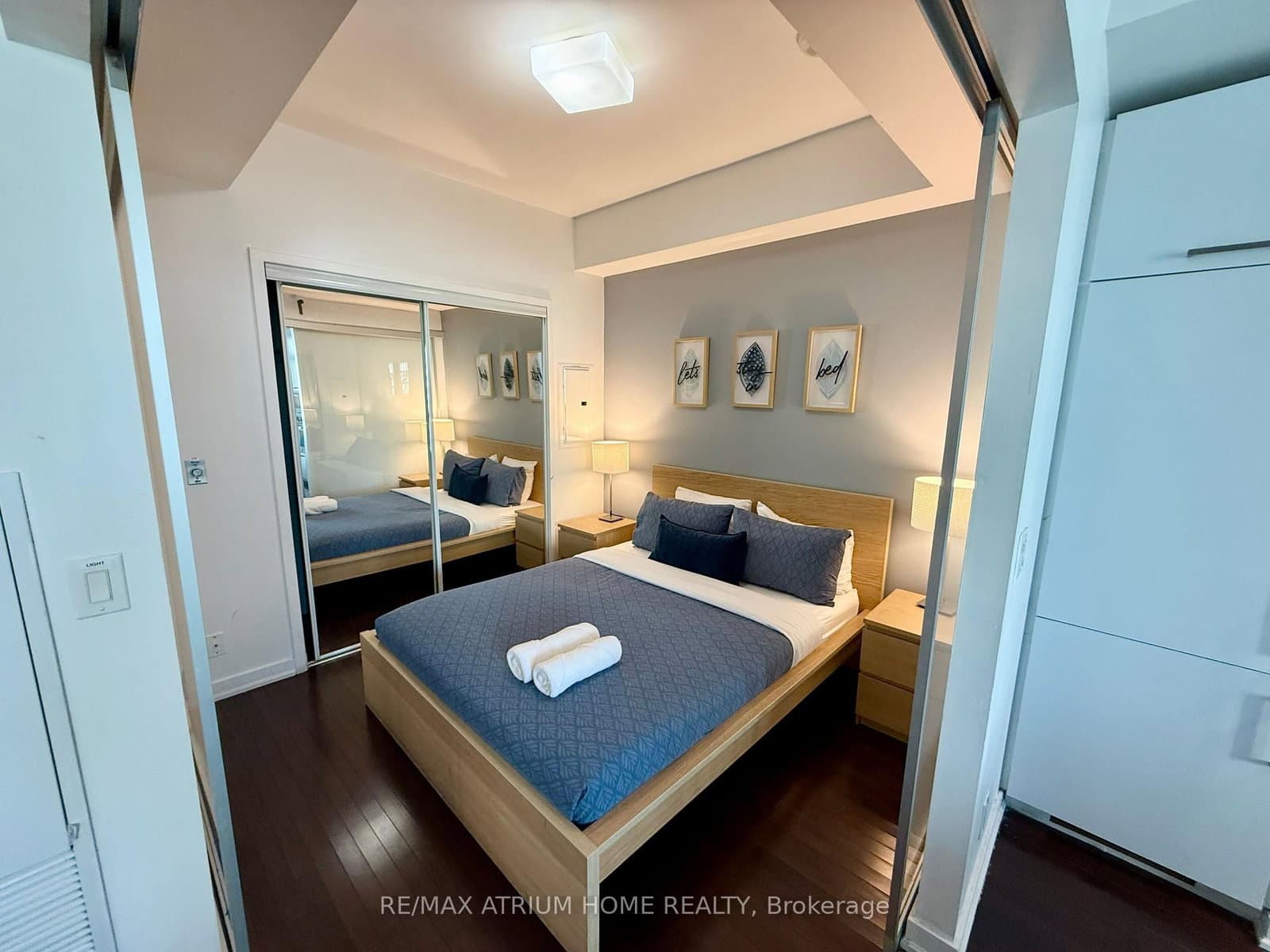 14 York Street, Unit 1501 thumbnail 13