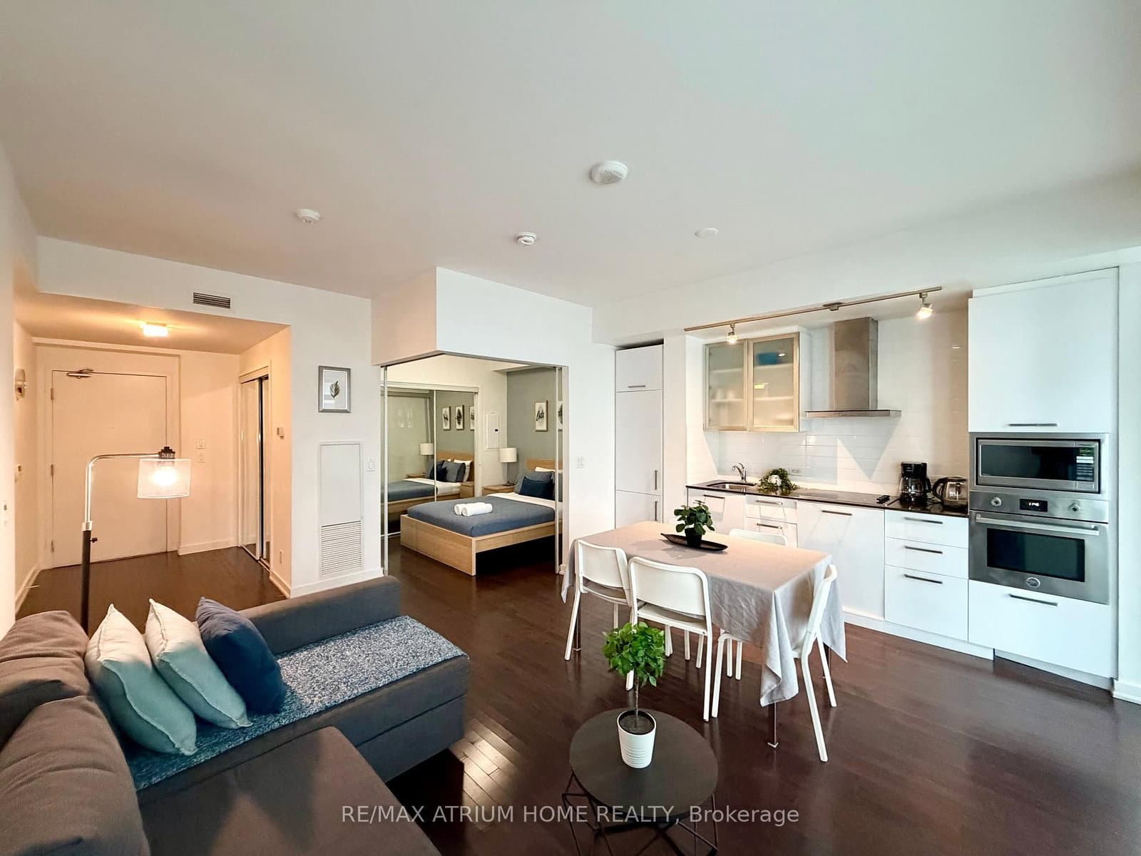 14 York Street, Unit 1501 thumbnail 2