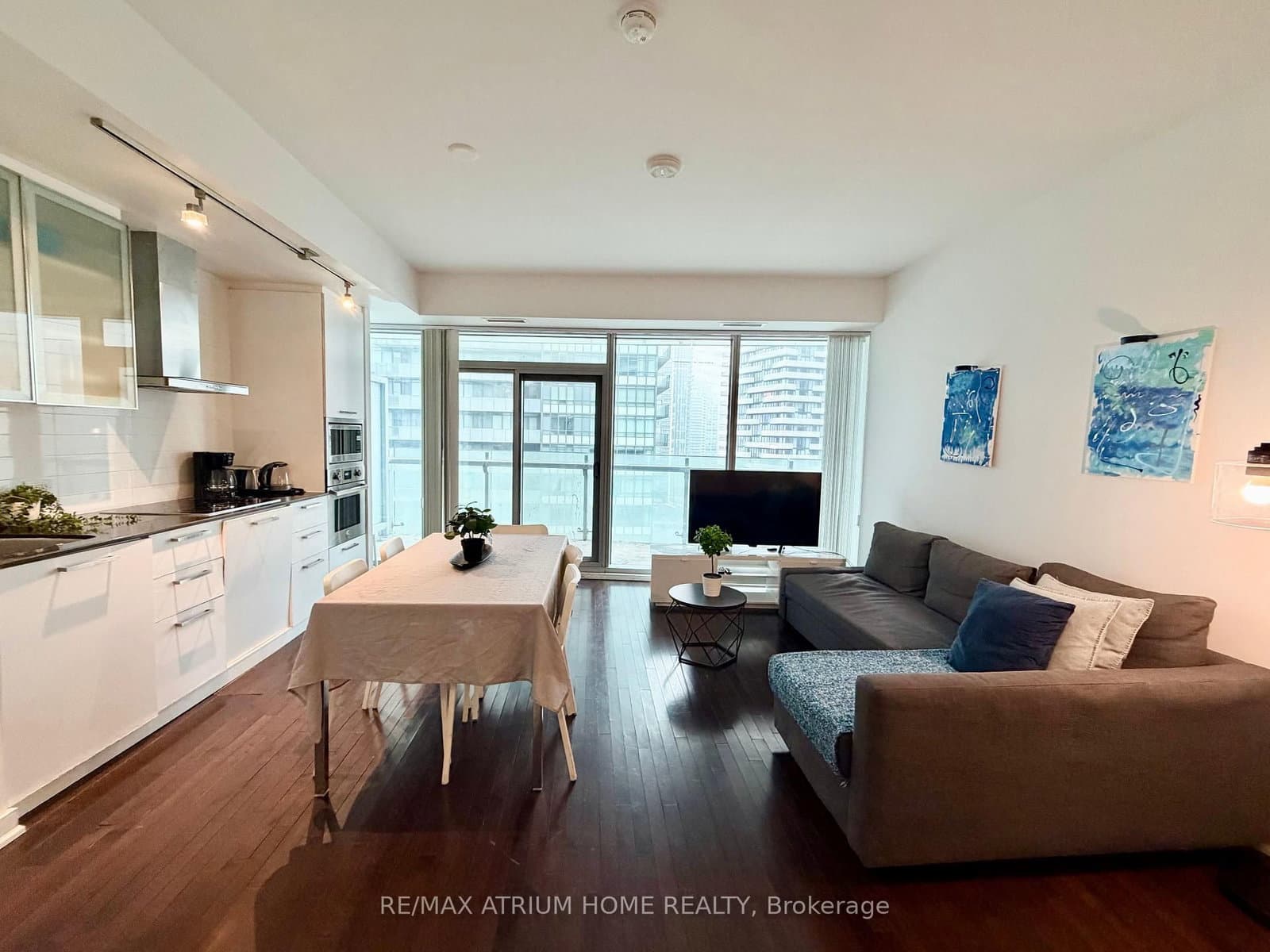 14 York Street, Unit 1501 thumbnail 5