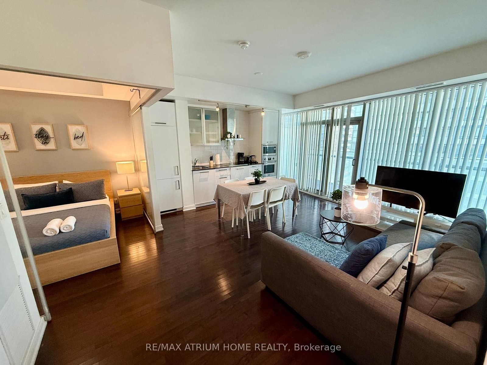 14 York Street, Unit 1501 thumbnail 7