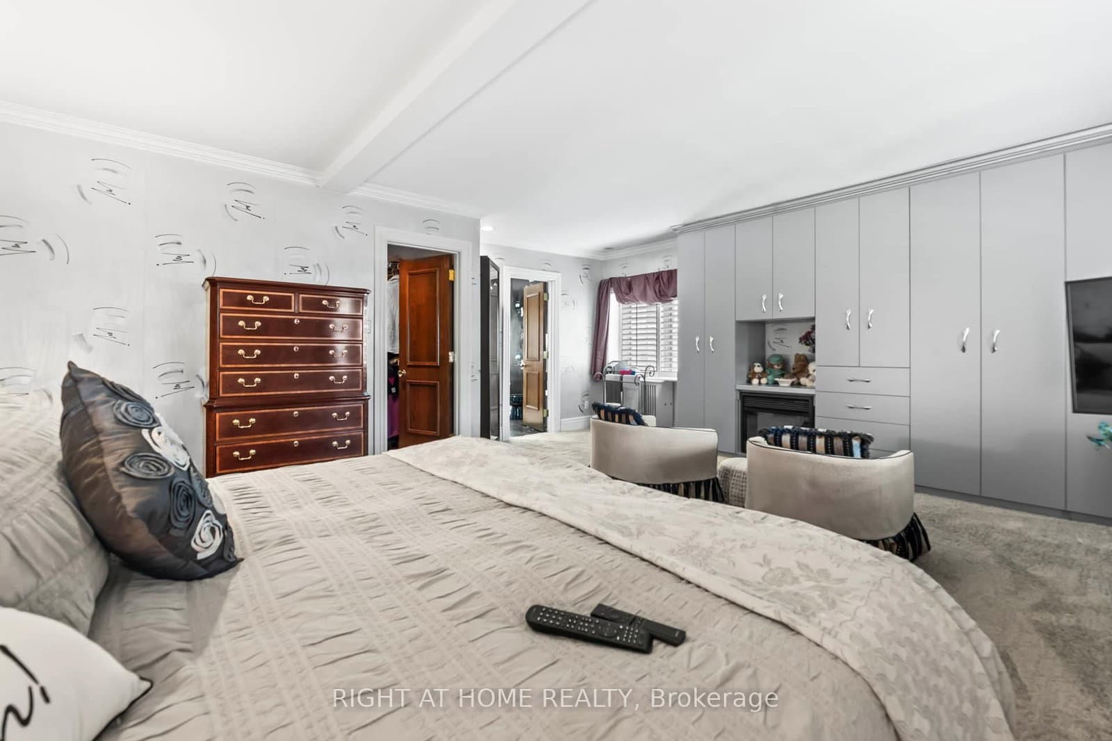 287 RUSSELL HILL Road thumbnail 28
