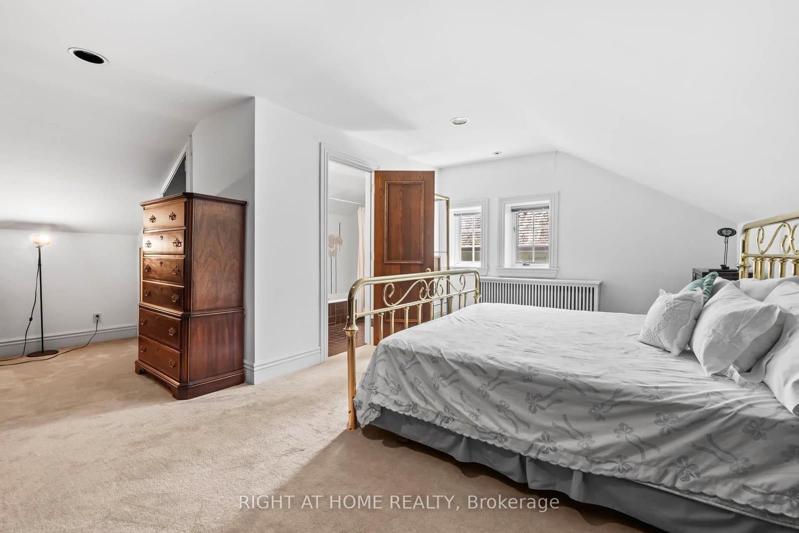 287 RUSSELL HILL Road thumbnail 32